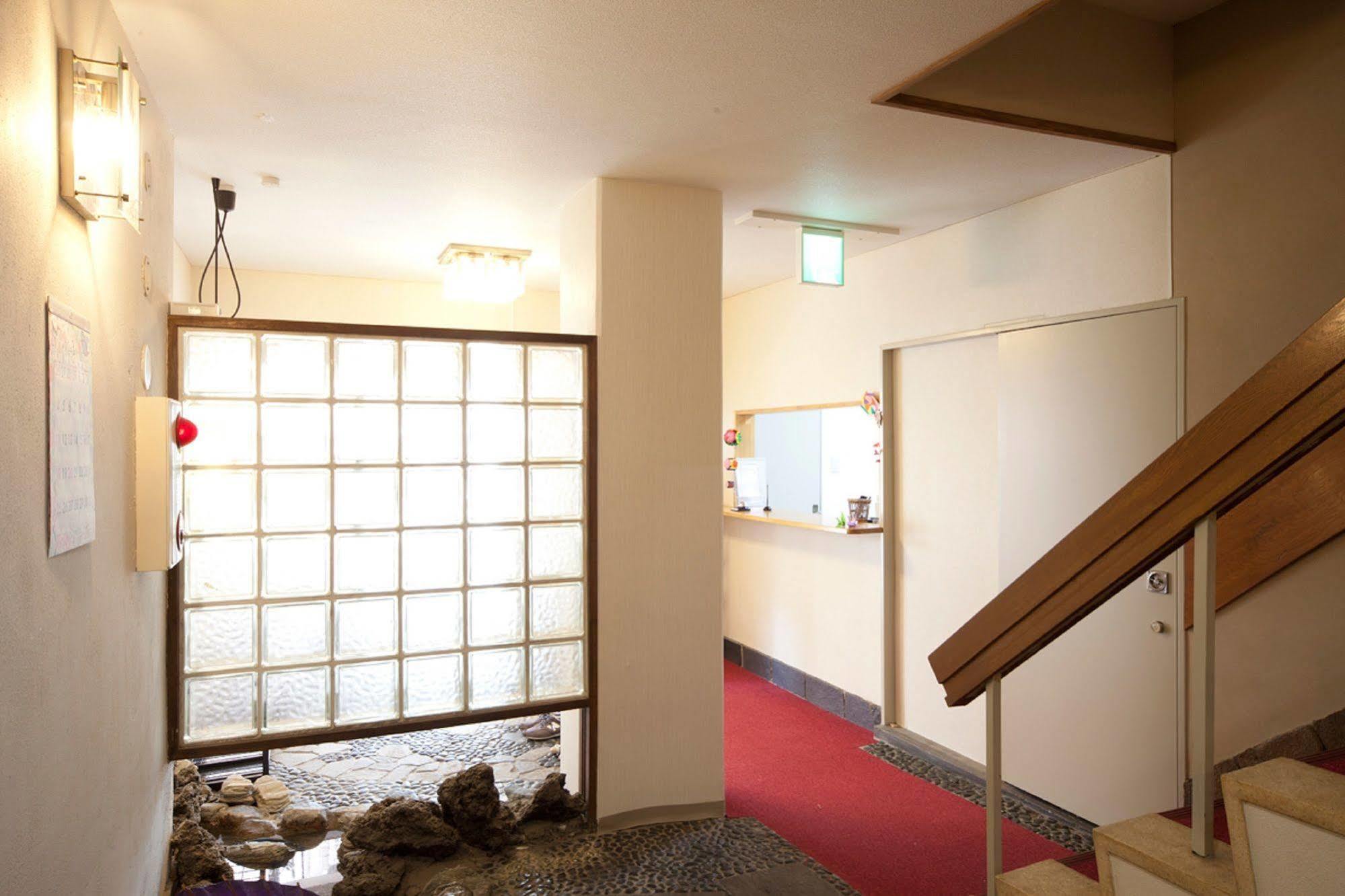 Shin Okubo Sekitei Hotel Tokyo Esterno foto
