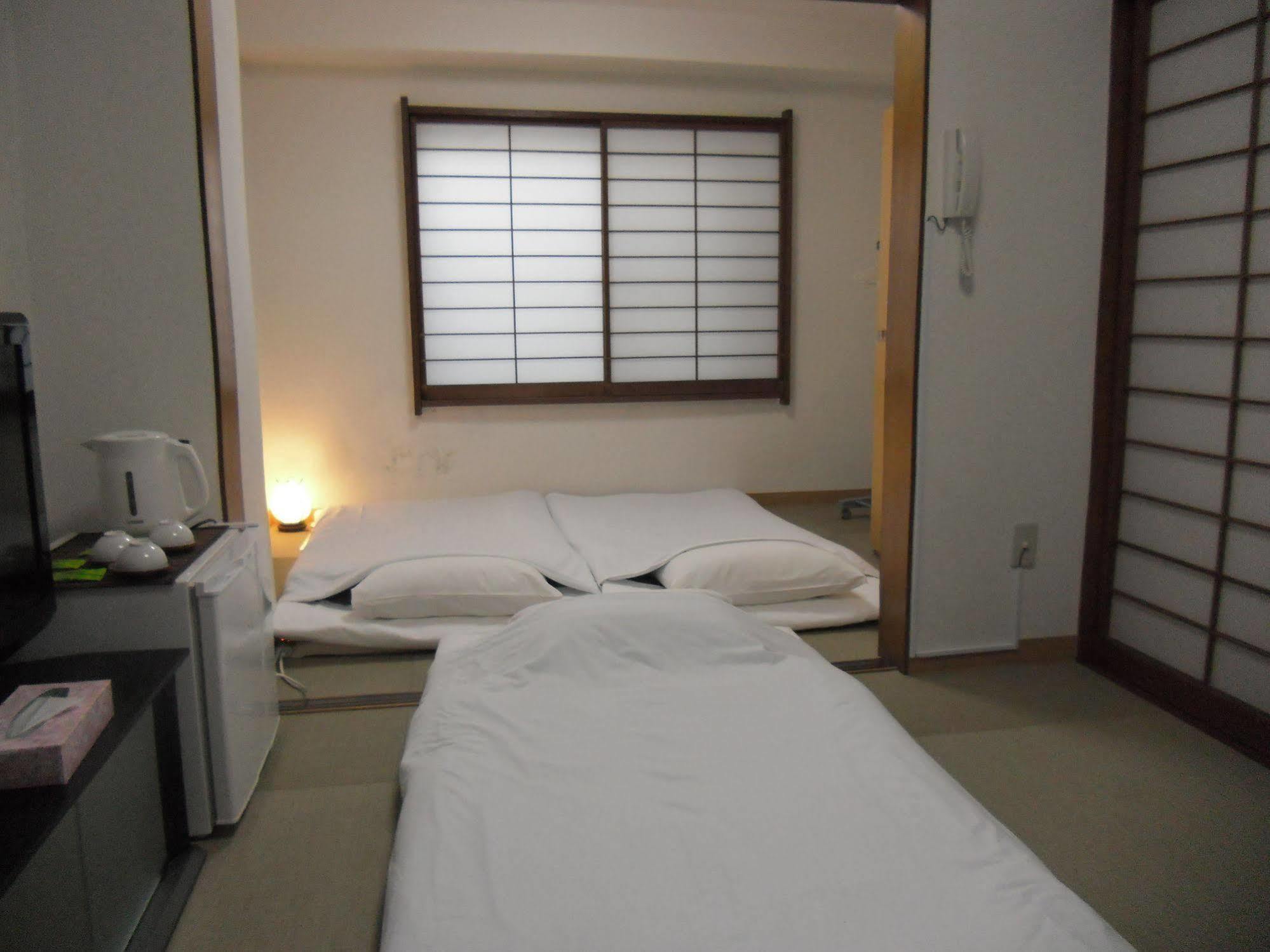 Shin Okubo Sekitei Hotel Tokyo Esterno foto